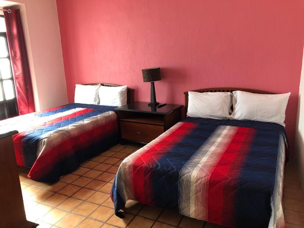 Hostal De Los Reyes Hotel Guadalajara Bagian luar foto