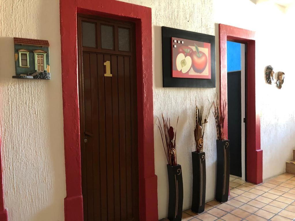 Hostal De Los Reyes Hotel Guadalajara Bagian luar foto