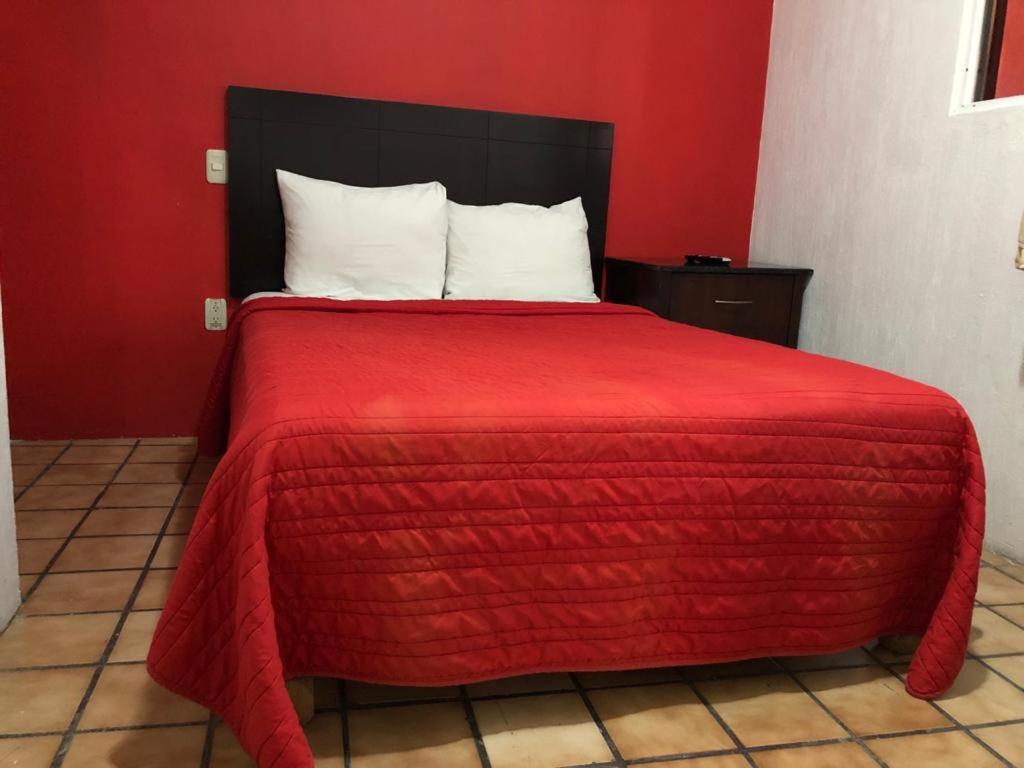 Hostal De Los Reyes Hotel Guadalajara Bagian luar foto