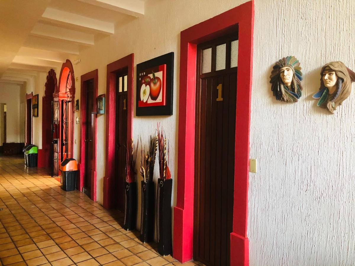 Hostal De Los Reyes Hotel Guadalajara Bagian luar foto